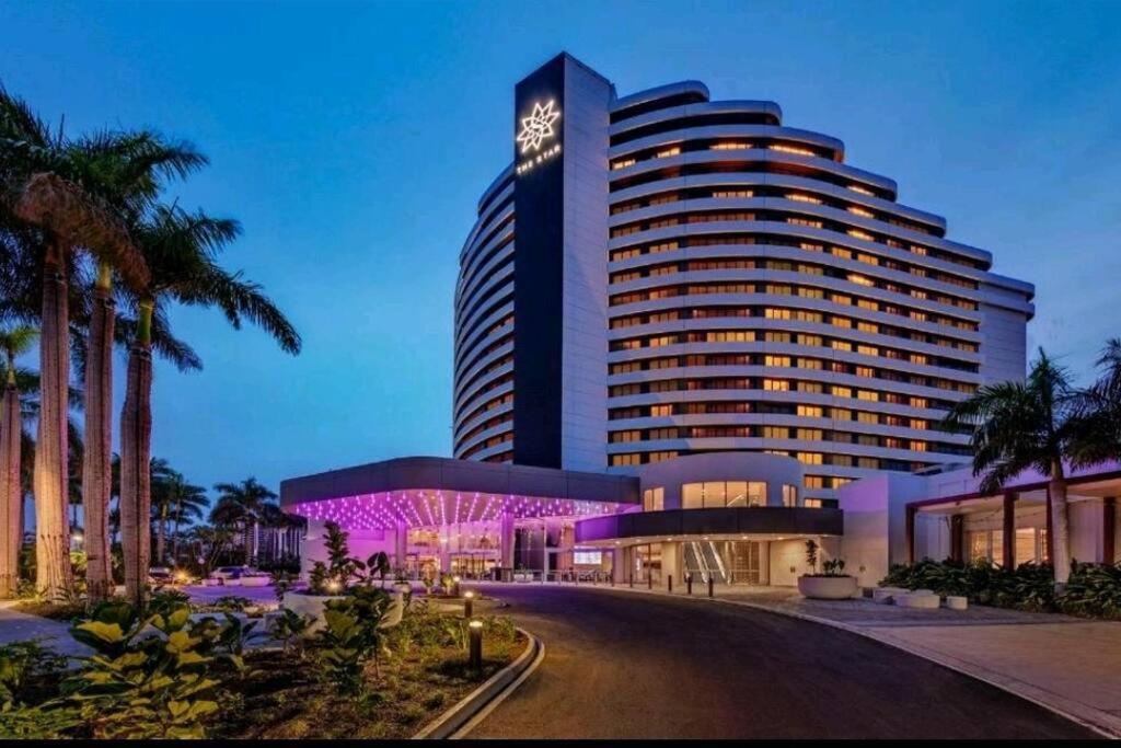 Broadbeach Victoria Square Gold Coast Dış mekan fotoğraf
